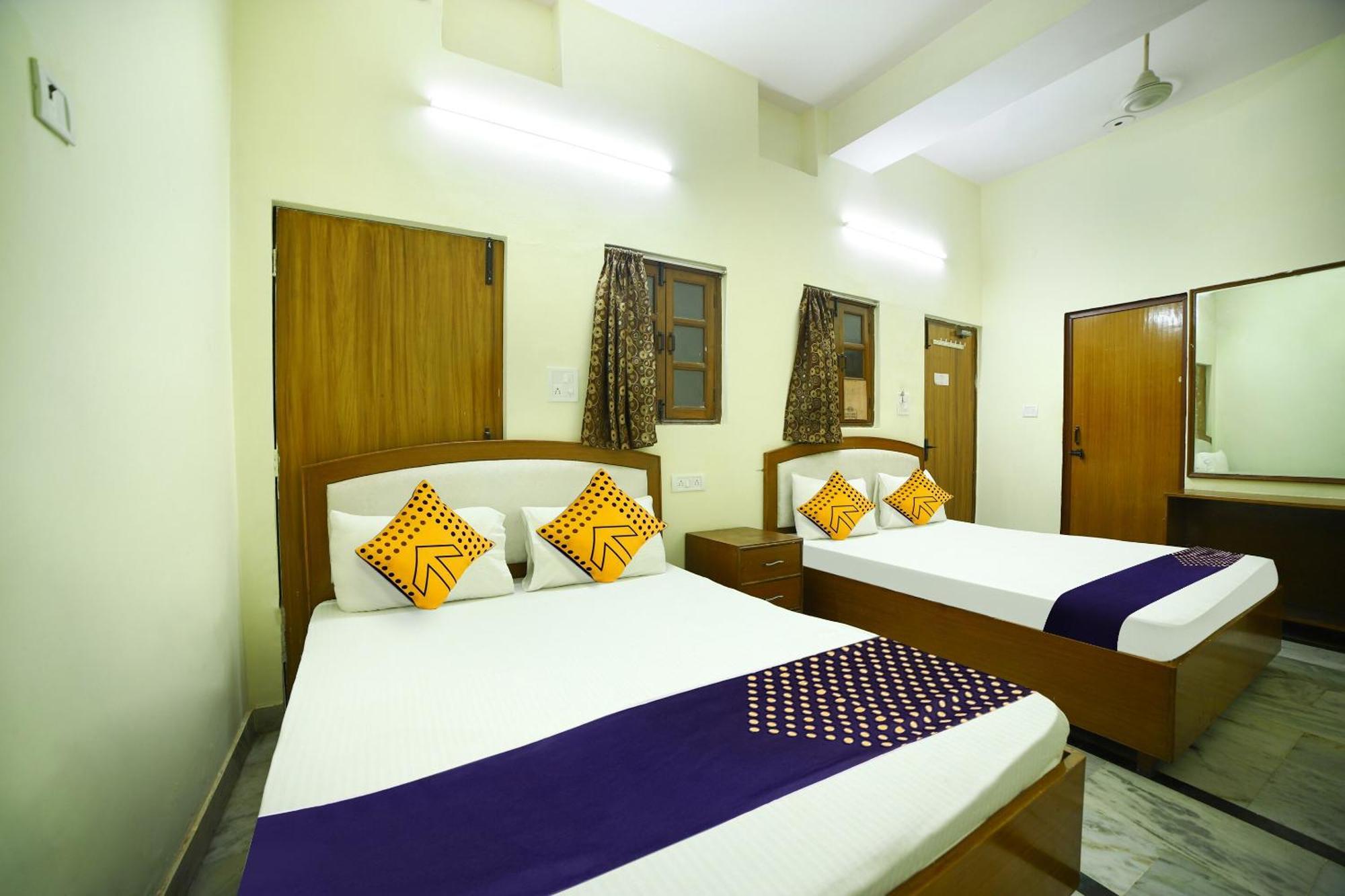 Hotel Om Paharganj New Delhi